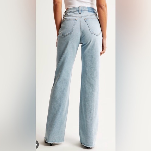 Abercrombie 90’s straight ultra high rise split vent - Picture 2 of 4